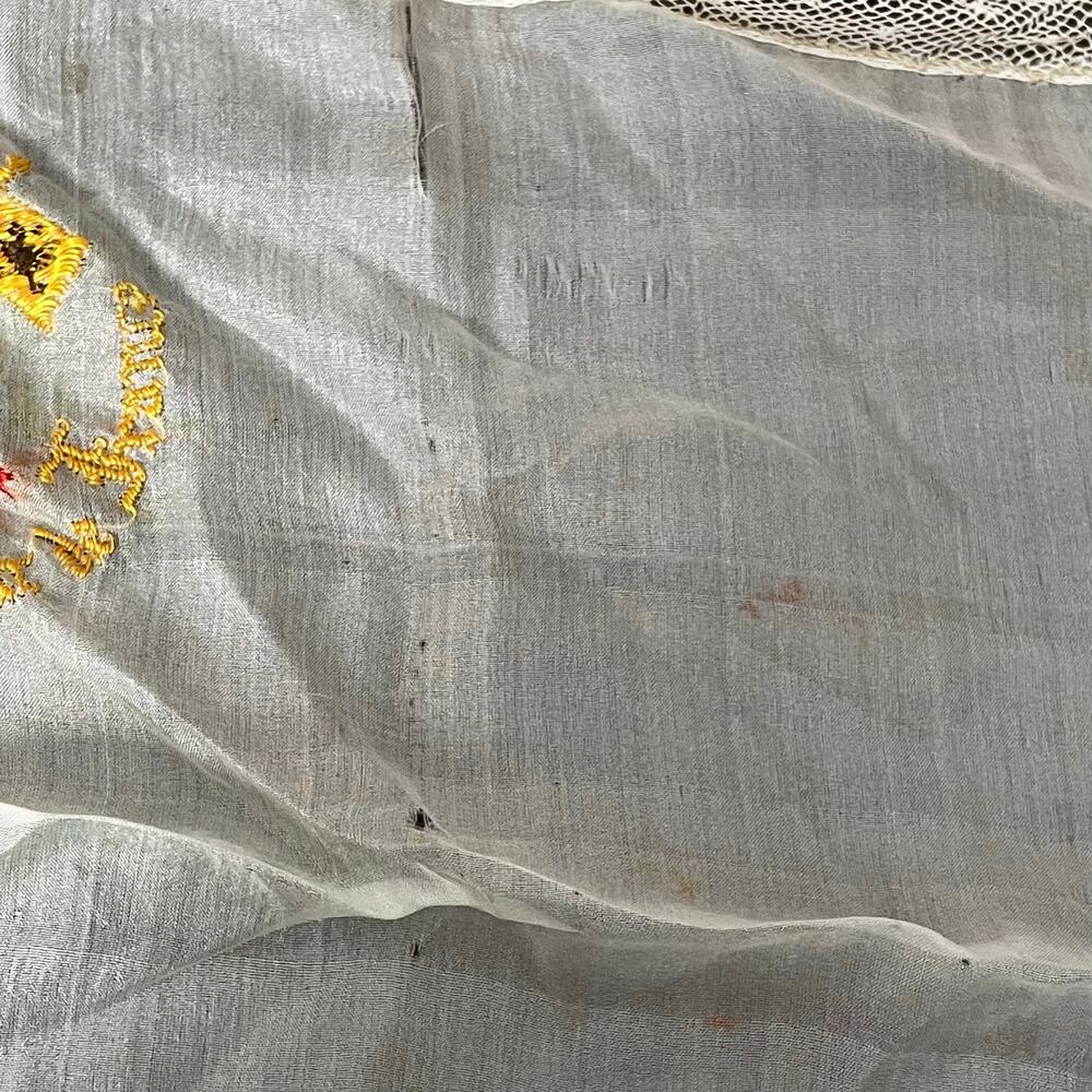 Vintage WWI Souvenir of France Handkerchief Embroider Silk? Lace Edge FLAWED - Picture 12 of 12
